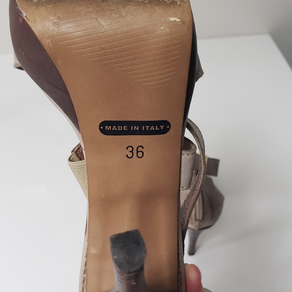 Shoes - Picture 5 of 6